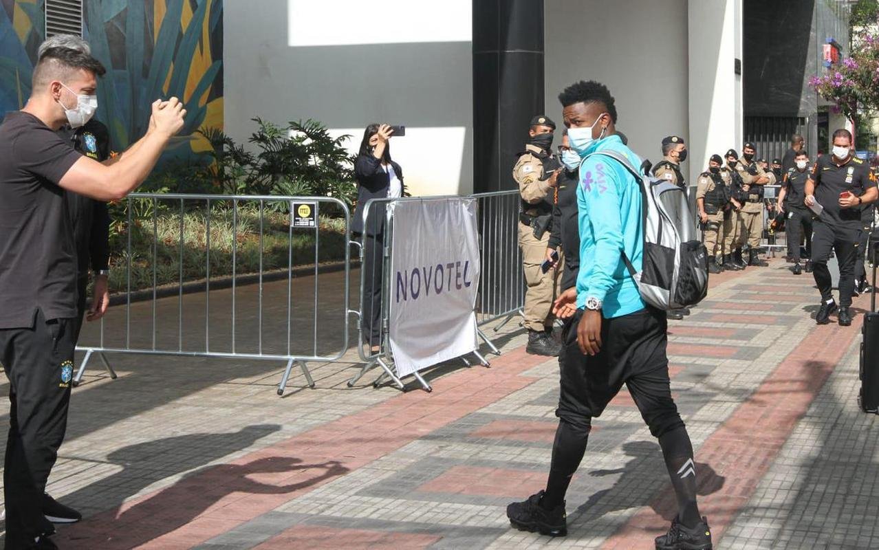 Chegada da Seleo Brasileira a Belo Horizonte, para jogo contra o Paraguai, pelas Eliminatrias