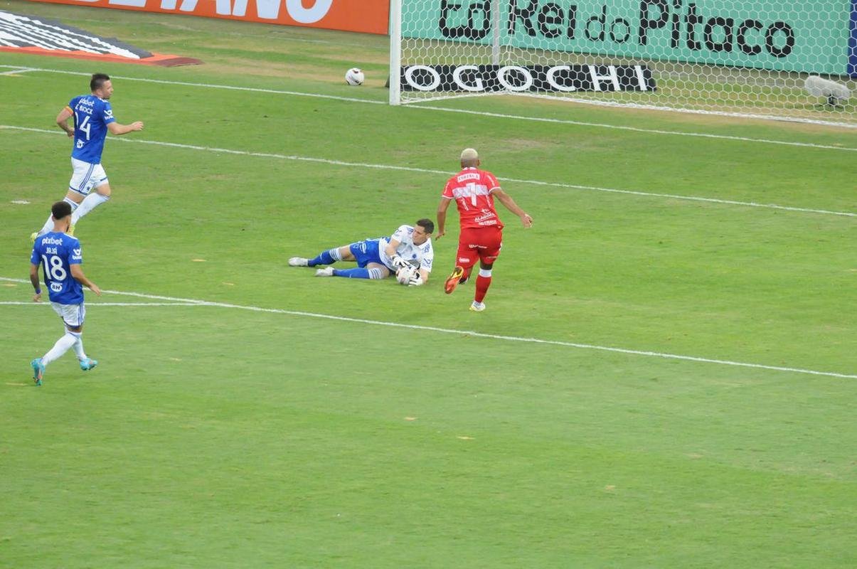 Fotos do jogo entre Cruzeiro e CRB, no Mineiro, em Belo Horizonte, pela 11 rodada da Srie B do Brasileiro