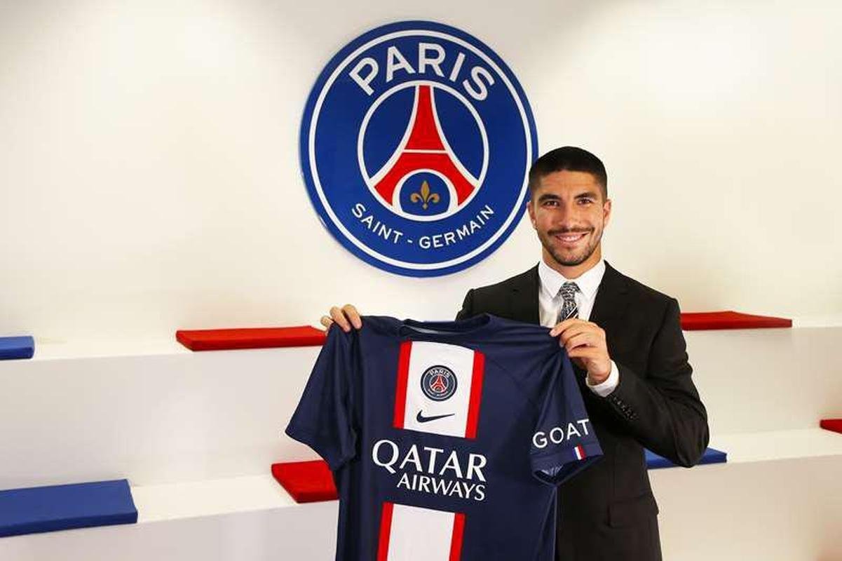 PSG: meio-campista Carlos Soler (ex-Valencia)