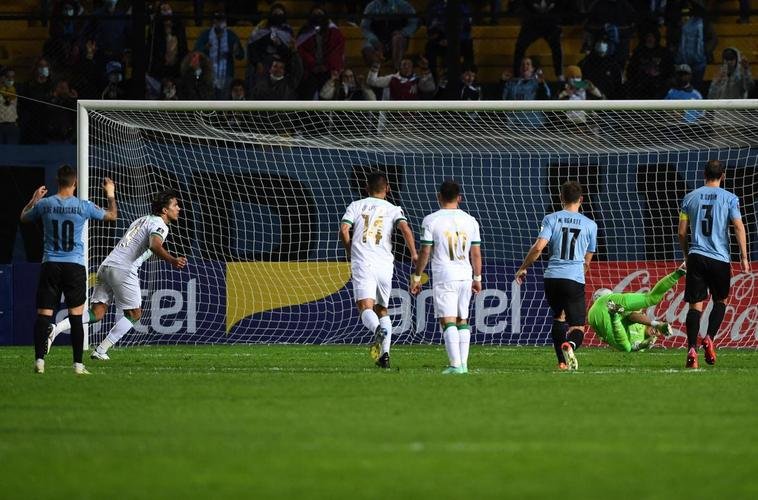 Marcelo Moreno marca dos goles en la derrota de Paul