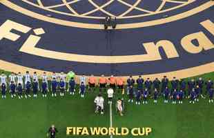 Entrada de Argentina e Frana no campo do Estdio Icnico de Lusail para a final da Copa do Mundo foi um espetculo  parte. Veja fotos do show de fogos, de luzes e da execuo dos hinos nacionais dos dois pases