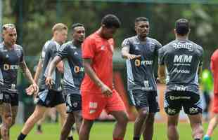 No primeiro jogo-treino, Atltico empatou com o Villa Nova por 1 a 1. Hulk marcou pelo Galo.