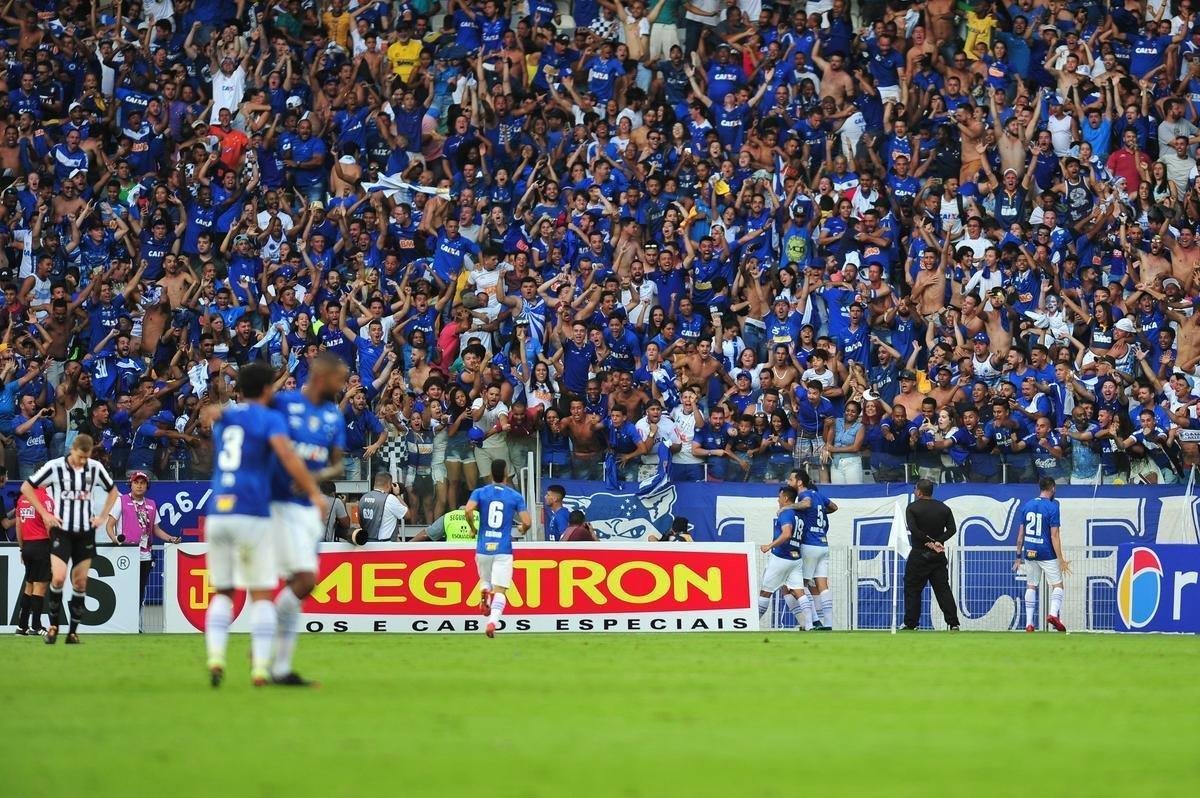 No segundo tempo, o Cruzeiro ampliou com gol de Thiago Neves: 2 a 0