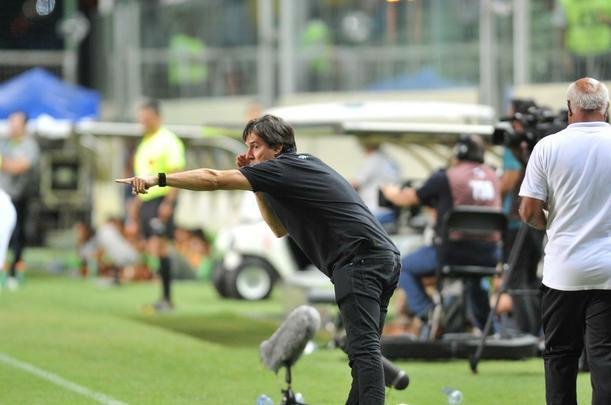 Depois de lances polmicos, Atltico confirmou vitria com gols de Rger Guedes e Ricardo Oliveira