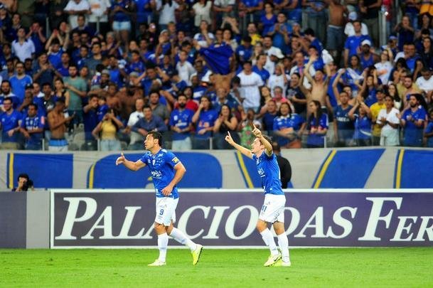 Cruzeiro e Vasco se enfrentaram no Mineiro, pela 17 rodada do Campeonato Brasileiro