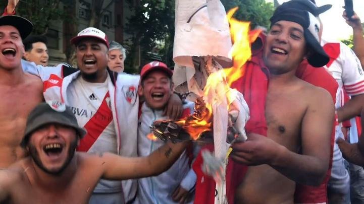 Polcia argentina deteve alguns torcedores do River Plate que causaram confuso neste sbado