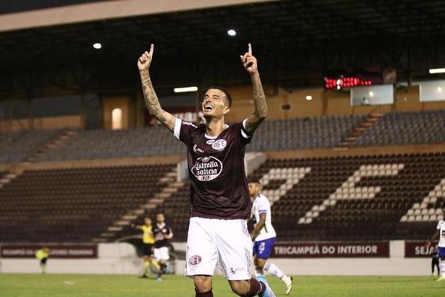 Ferroviria venceu com trs gols de Michel, dois de Welinton Torro (ex-Cruzeiro), um de Bruno Xavier, um de Tony (ex-Amrica) e um de Jhoninha