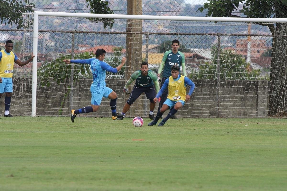 Imagens do treino do Cruzeiro nesta segunda-feira, 19 de fevereiro, na Toca da Raposa II