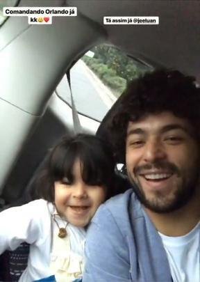 No embarque para Orlando-EUA com a família, Luan teve problema com o passaporte da filha e teve que ficar mais uns dias no Brasil. Depois de tudo resolvido, ele seguiu para os Estados Unidos, onde se encontrou com a esposa. Os primeiros dias de férias serão na Disney