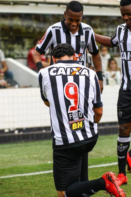 O Santos venceu o Atltico por 3 a 1 neste sbado, em jogo da 32 rodada do Campeonato Brasileiro