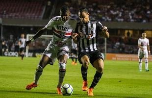 Atl�tico saiu atr�s, conseguiu virada com R�ger Guedes e Ricardo Oliveira, mas cedeu empate no Morumbi