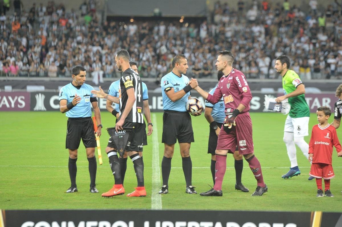 Veja fotos da partida entre Atltico e Zamora, no Mineiro