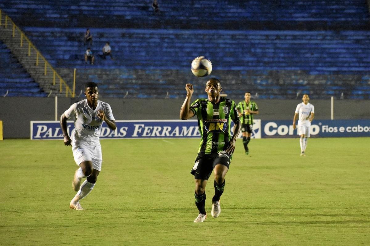 Amrica vence Londrina fora de casa e mantm sonho do acesso 