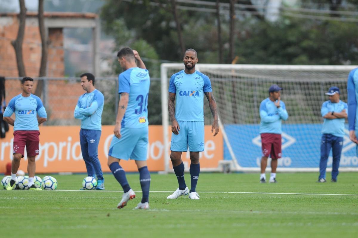 Toca da Raposa II teve sexta-feira descontrada por conta da volta de Ded  Seleo