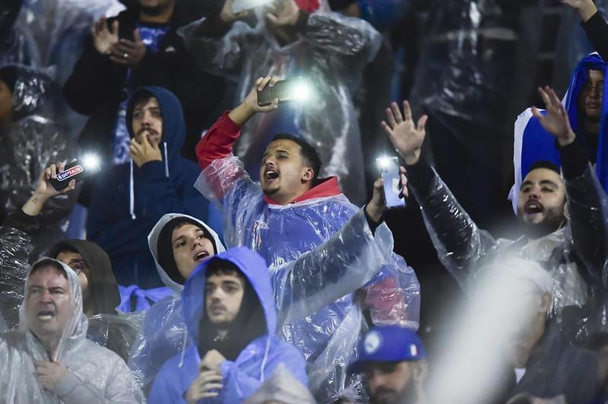 Ponte Preta x Cruzeiro: veja as fotos do jogo no Moiss Lucarelli, em Campinas, pela 32 rodada da Srie B do Campeonato Brasileiro