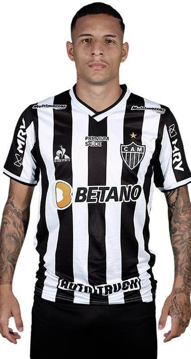 14 - Guilherme Arana (lateral)