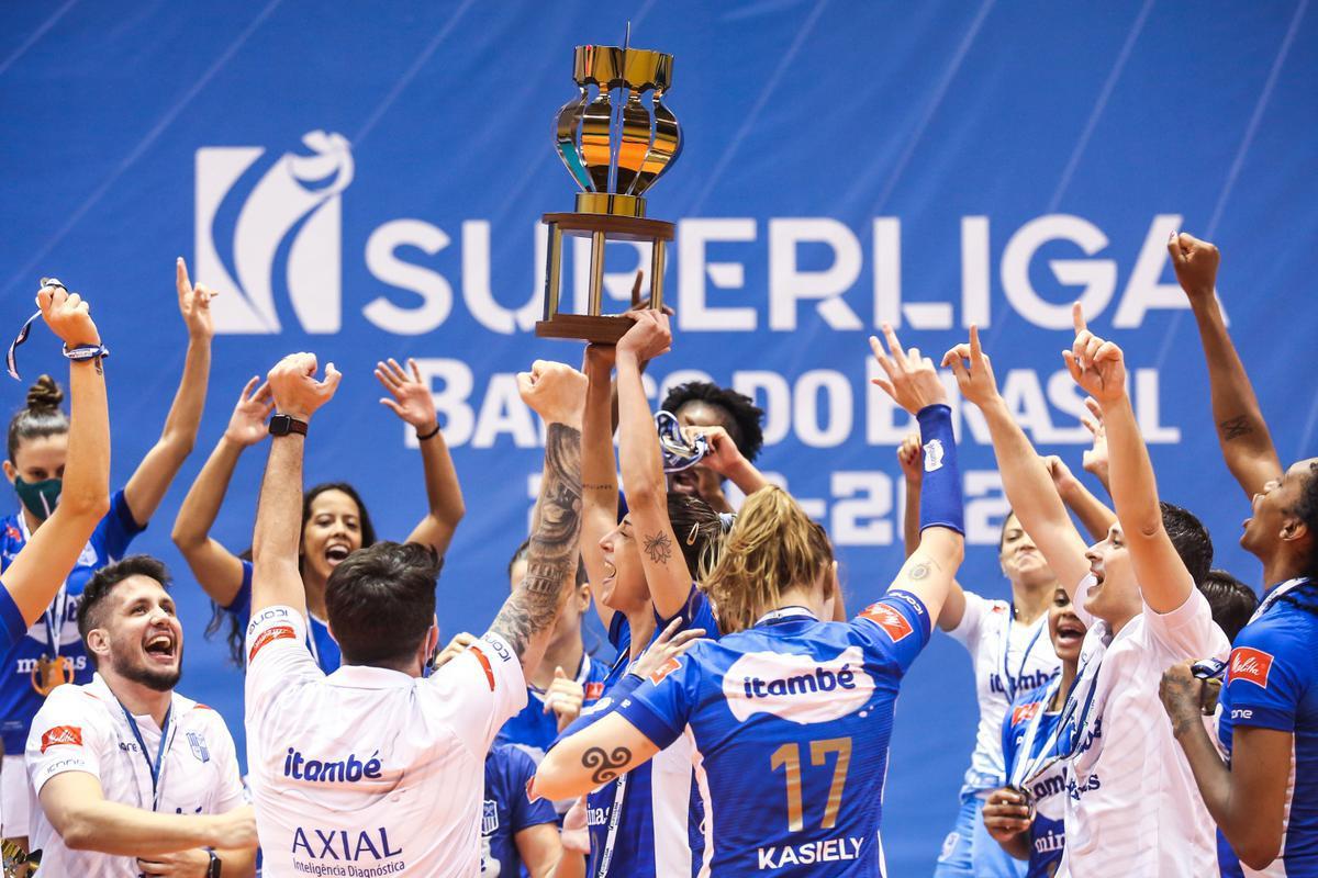 Festa do Minas com a conquista do tetra da Superliga Feminina e premiação dos melhores do torneio edição 2020/2021