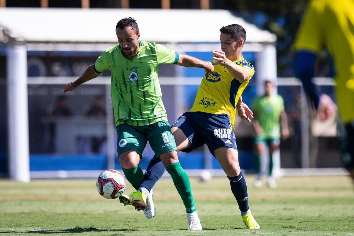 Cruzeiro empatou por 1 a 1 com o Boavista-RJ em jogo-treino realizado neste sbado (22/5), na Toca da Raposa II. Rafael Sobis marcou o gol celeste, enquanto Douglas Pedroso fez para a equipe do Rio de Janeiro.