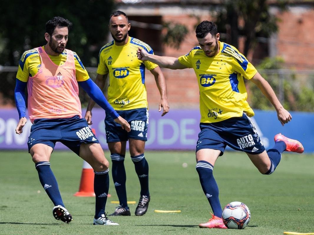 Treino acometeu em clima de descontrao no fechamento da preparao para o jogo deste domingo  