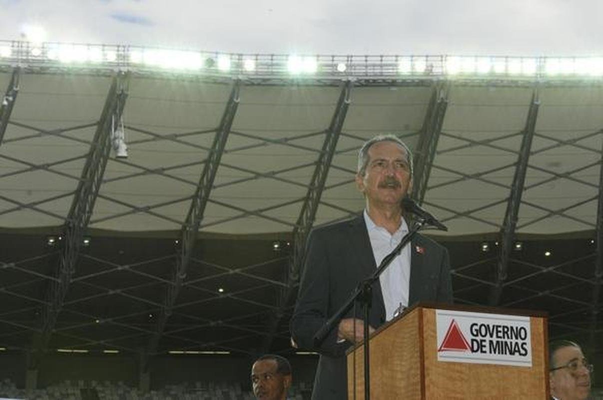 Com presena de personalidades, Mineiro reabre portas