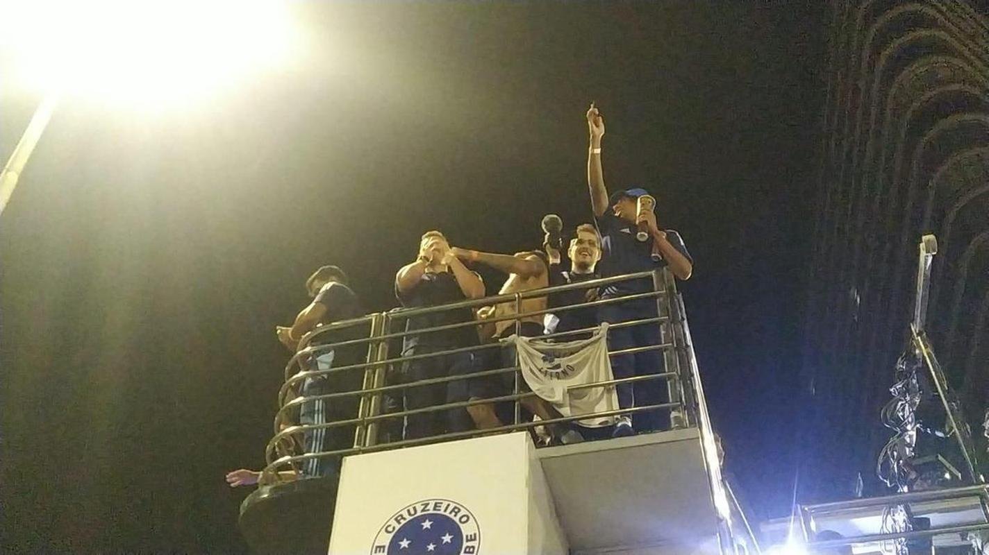 Festa do Cruzeiro na Praa 7 de Setembro, em Belo Horizonte, em comemorao ao acesso  Srie A do Campeonato Brasileiro de 2023