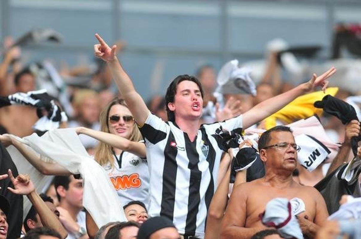 Fotos exclusivas do clssico entre Cruzeiro e Atltico na reabertura oficial do Mineiro