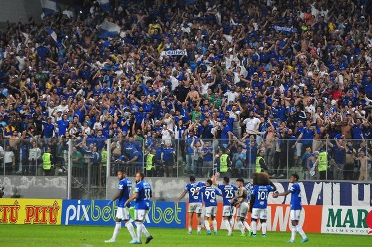 O Cruzeiro goleou o Nutico por 4 a 0 no Independncia, em Belo Horizonte, na 26 rodada da Srie B