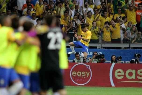 Alegria de Neymar no Mineiro e decepo de Messi, visivelmente abatido no jogo