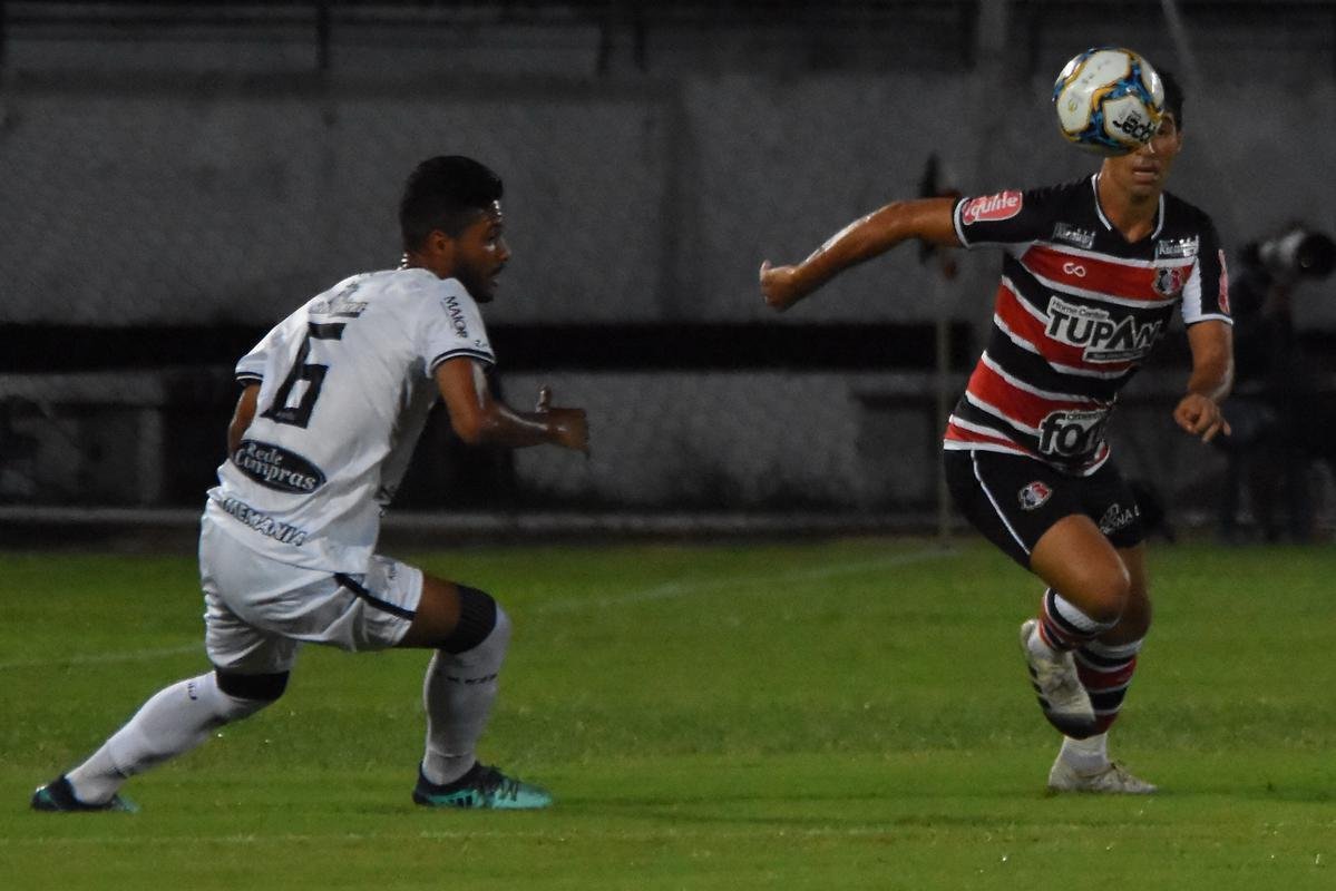 Em jogo movimentado, Santa Cruz e Treze se enfrentaram pela estreia da Série C de 2019. O time paraibano saiu à frente no primeiro tempo, com vantagem de 2 a 0 no placar. Com a virada após o intervalo, o Santa Cruz pressionou, mas o empate só viria após a invasão de um cachorro. Batizado depois de 'Pipicão', o cão foi retirado de campo pelo goleiro Anderson, e daí por diante o Santa empatou com gols de Neto Costa e Guilherme Queiroz, ambos reservas da equipe na ocasião.