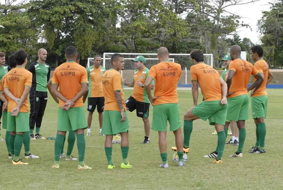 Amrica treina em Macei, no campo do CSA, para enfrentar o Murici-AL, pela Copa do Brasil