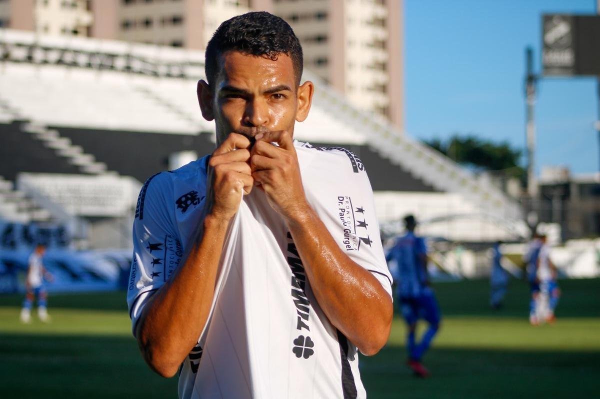 #32 - Jailson (Al-Tai) - 13 gols em 26 jogos - mdia de 0,5 por jogo.

Antes de se transferir ao futebol saudita, o atleta defendeu as cores do ABC-RN em 2020.