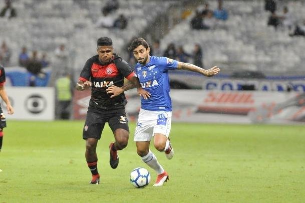 No segundo tempo, Fred marcou duas vezes e ampliou vantagem do Cruzeiro para 3 a 0