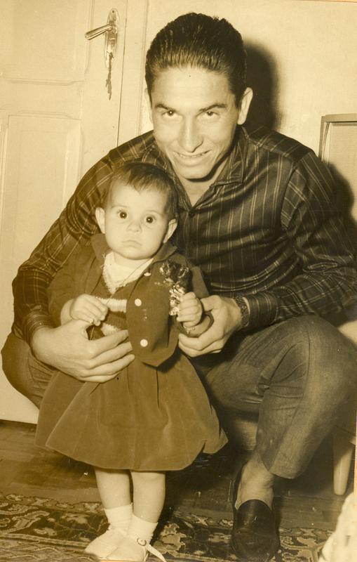 Rossi ficou em idas e voltas de Cruzeiro para Botafogo de 1959 a 1961. Em 1963, foi jogar no Santos, onde virou reserva de Mengálvio na meia-direita. Em 1969, encerrou a carreira aos 32 anos e se tornou técnico das categorias de base da Raposa.