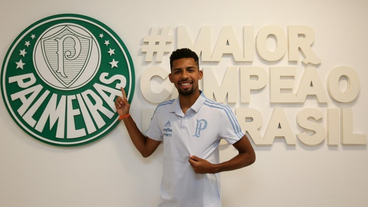 O Palmeiras anunciou a contratao do volante Matheus Fernandes