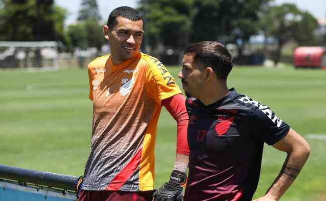 Athletico-PR enfrenta o Atltico nesta tera e viaja na quarta para final da Sul-Americana no Uruguai