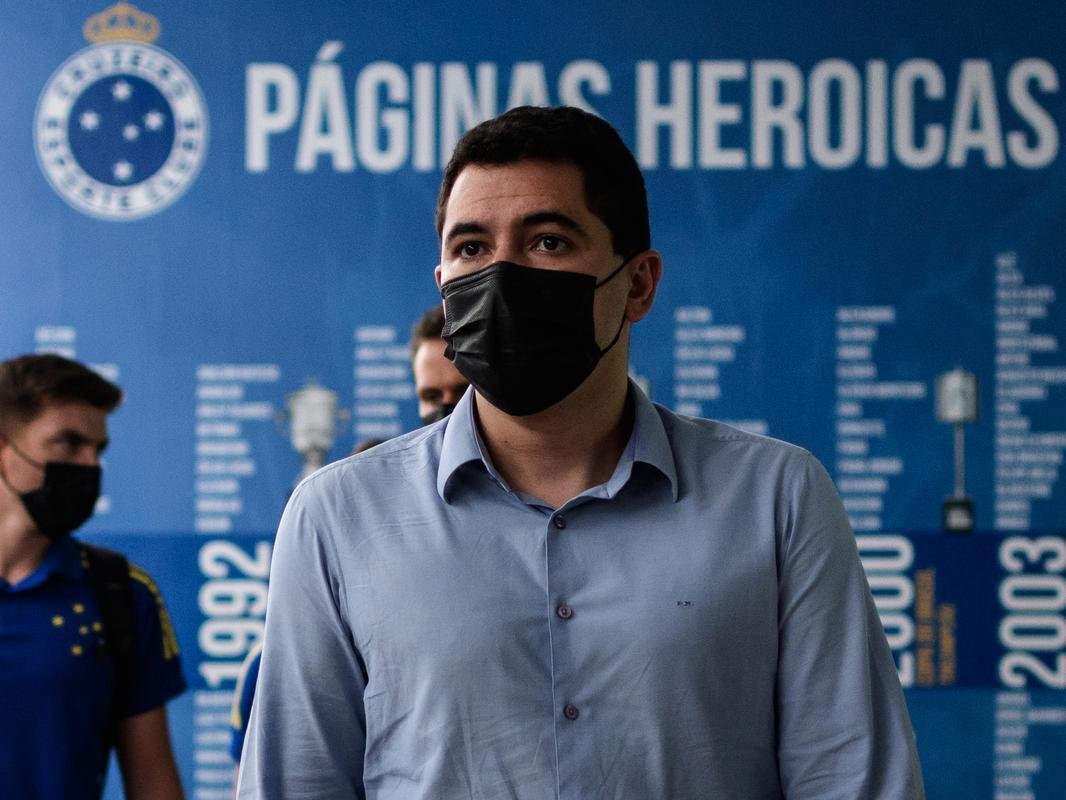 Fotos do primeiro dia de trabalho do Cruzeiro em 2022 na Toca da Raposa II