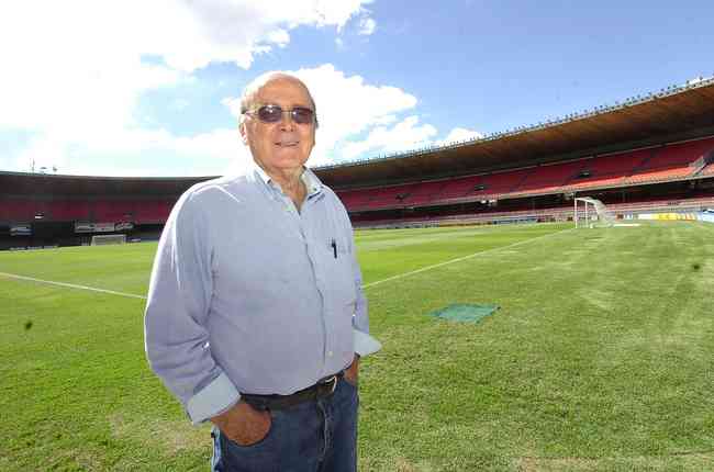 Gil Csar Moreira de Abreu durante visita ao Mineiro em 2009