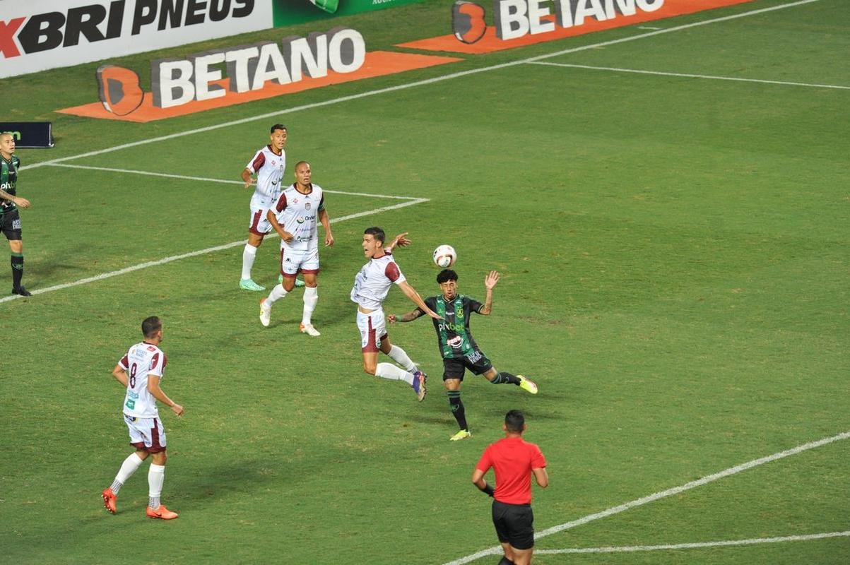 O Amrica recebeu o Patrocinense nesta quarta-feira (16), no Independncia, em Belo Horizonte, para confronto vlido pela 7 rodada do Campeonato Mineiro. A partida marcou a estreia do experiente goleiro Jailson com a camisa do Coelho.