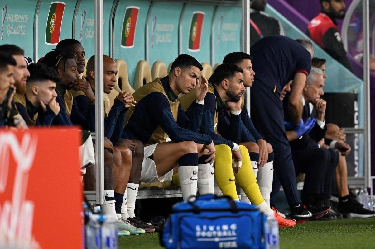 As reaes de Cristiano Ronaldo no banco e durante o jogo contra Marrocos pelas quartas de final da Copa do Mundo
