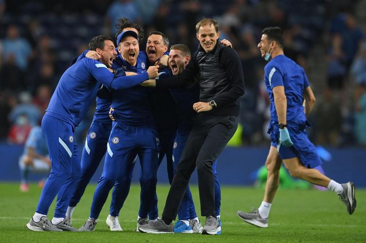 Imagens da grande decisão entre Manchester City e Chelsea no Estádio do Dragão