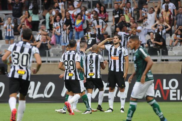 No dia da apresentao de Diego Tardelli, Atltico perde para Caldense no Mineiro