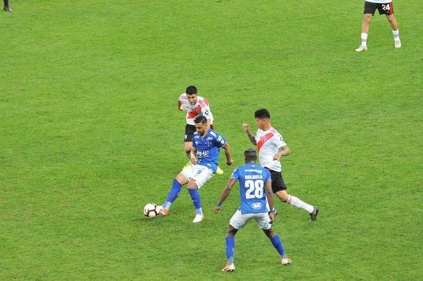 Lances do segundo tempo do duelo entre Cruzeiro e River Plate pela Copa Libertadores