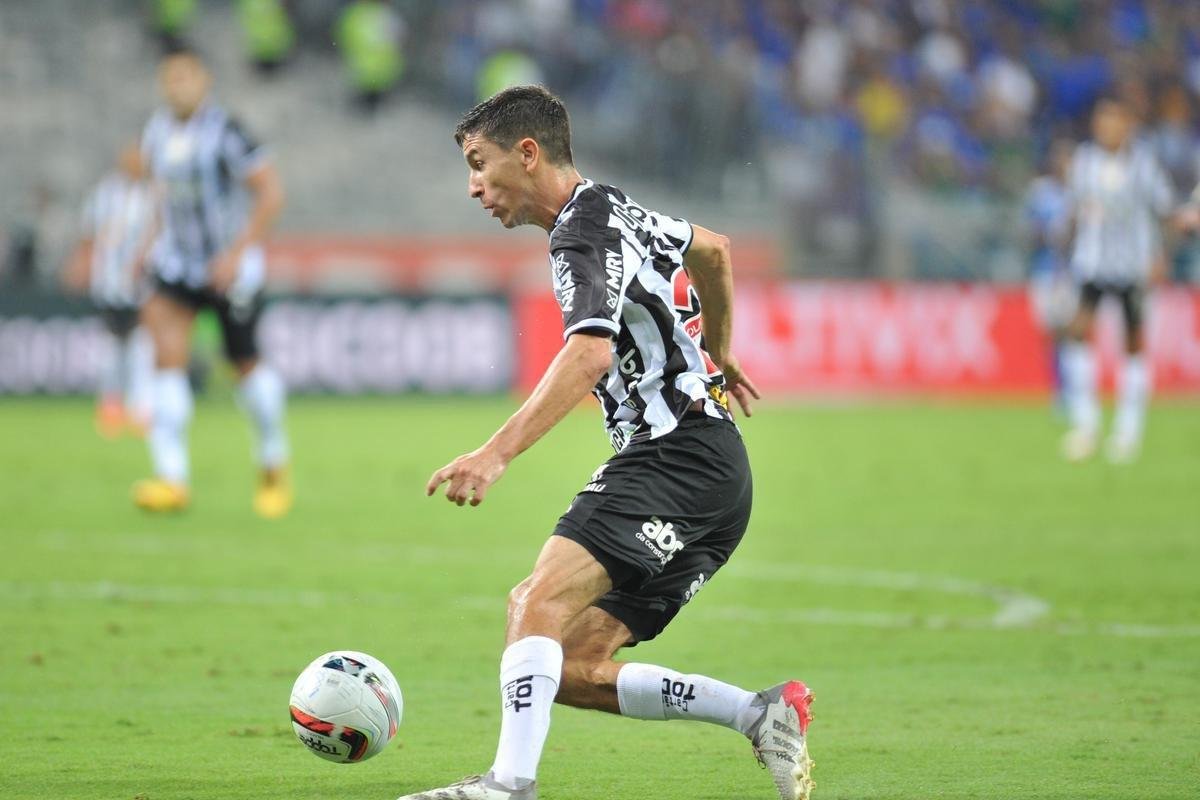 Galo venceu Cruzeiro com gols de Hulk (2) e Nacho. Edu descontou para a Raposa