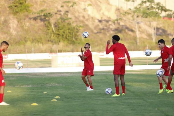 Elenco alvirrubro se reapresentou nesta terça-feira para iniciar os trabalhos visando a temporada 2020, na qual o clube participará do Pernambucano, do Nordestão, da Copa do Brasil e da Série B.