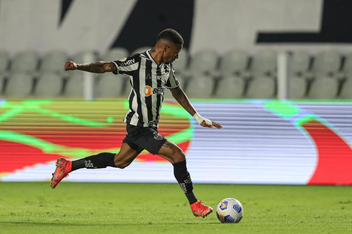 Fotos do jogo entre Santos e Atltico, na Vila Belmiro, em Santos, pela stima rodada do Campeonato Brasileiro de 2021