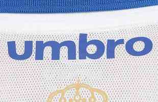 Detalhes da nova camisa do Cruzeiro, que ser lanada neste domingo, em duelo contra o Coritiba