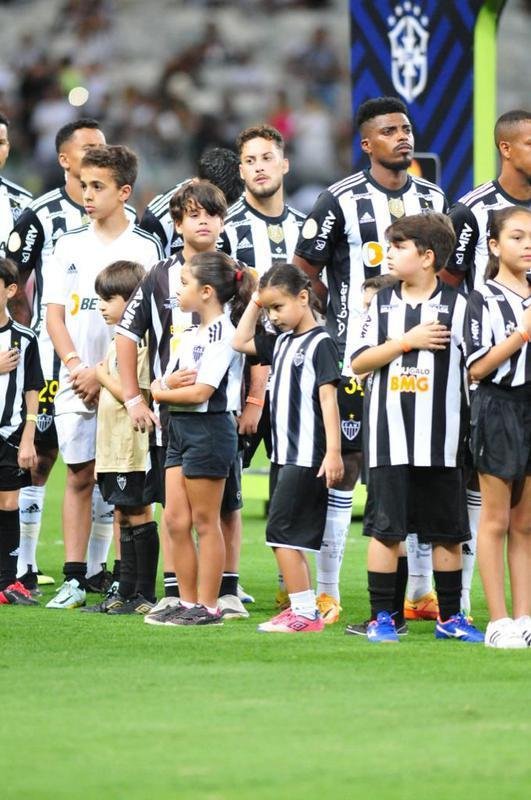 Mascotinhos do Atltico no jogo contra o Juventude, no Mineiro, pelo Campeonato Brasileiro de 2022