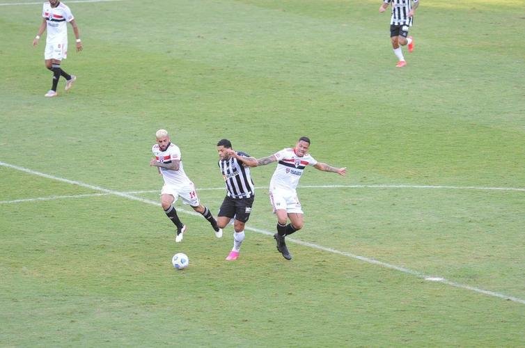 Fotos do jogo entre Atltico e So Paulo, no Mineiro, pela 3 rodada do Campeonato Brasileiro