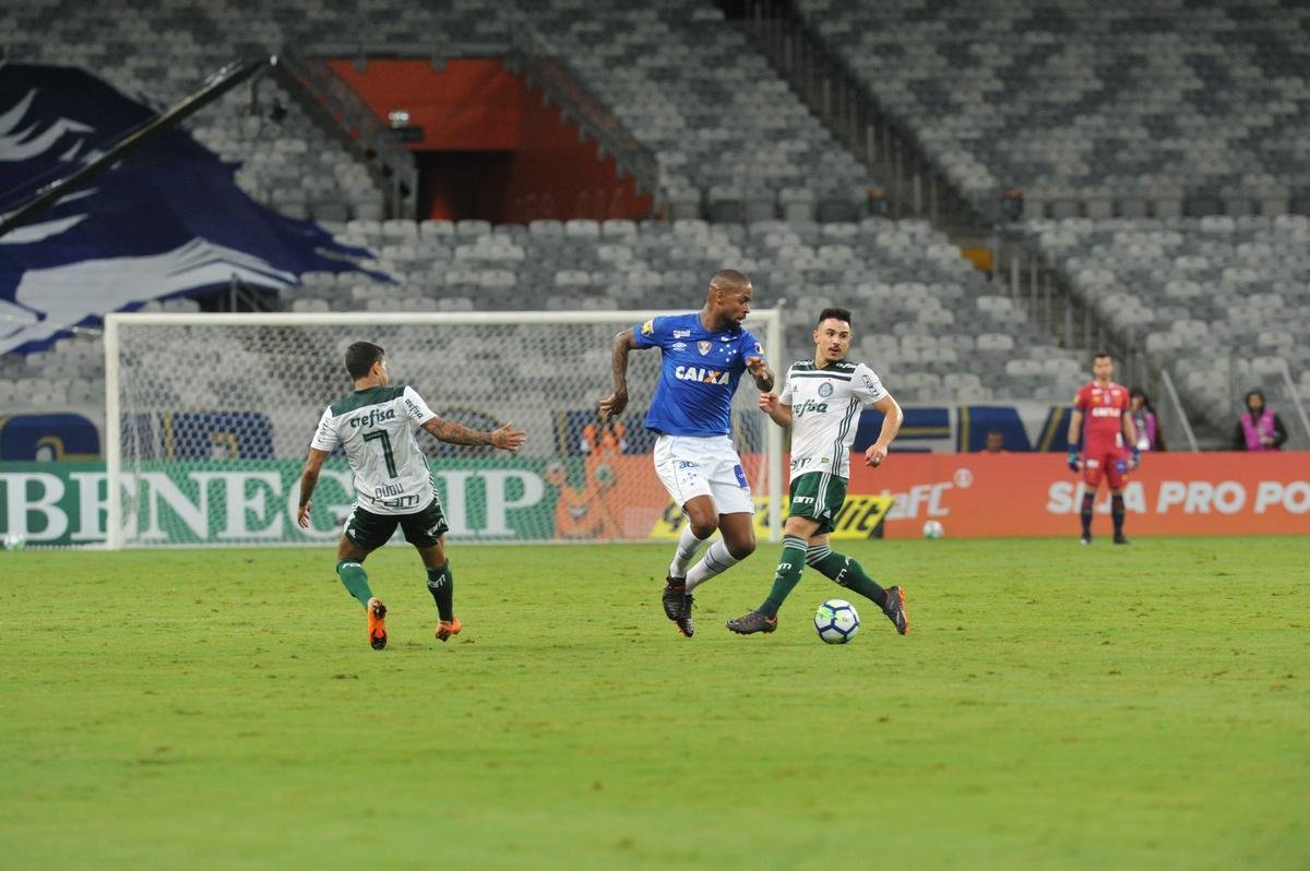 Cruzeiro e Palmeiras mediram foras, no Mineiro, pela oitava rodada do Campeonato Brasileiro