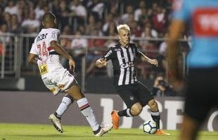 Atl�tico saiu atr�s, conseguiu virada com R�ger Guedes e Ricardo Oliveira, mas cedeu empate no Morumbi